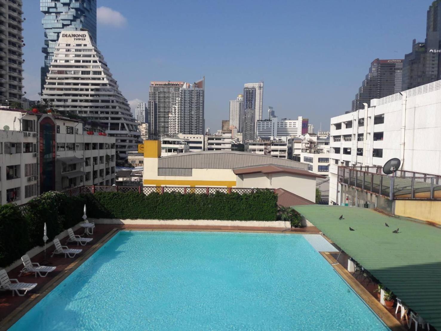 Panoramic City View Room At Silom Bangkok Bagian luar foto