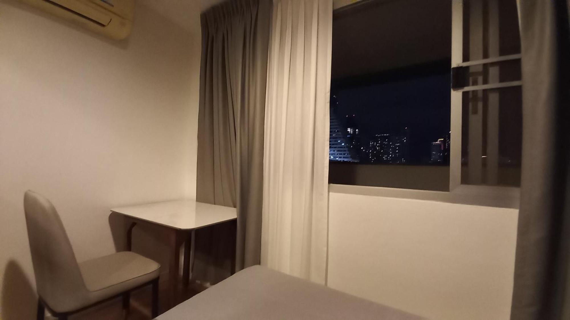 Panoramic City View Room At Silom Bangkok Ruang foto